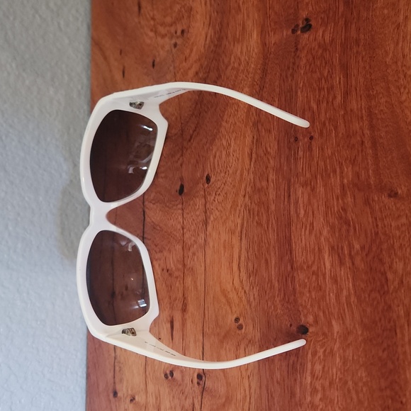 Vintage Y2K Versace Model 4049 Sunglasses - Picture 9 of 9